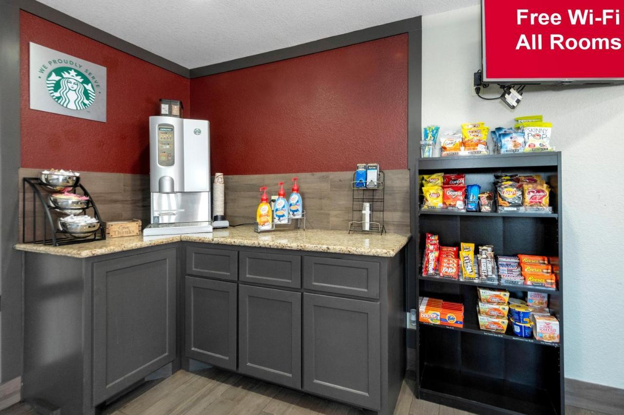 Red Roof Inn Plus+ האנטסוויל מראה חיצוני תמונה