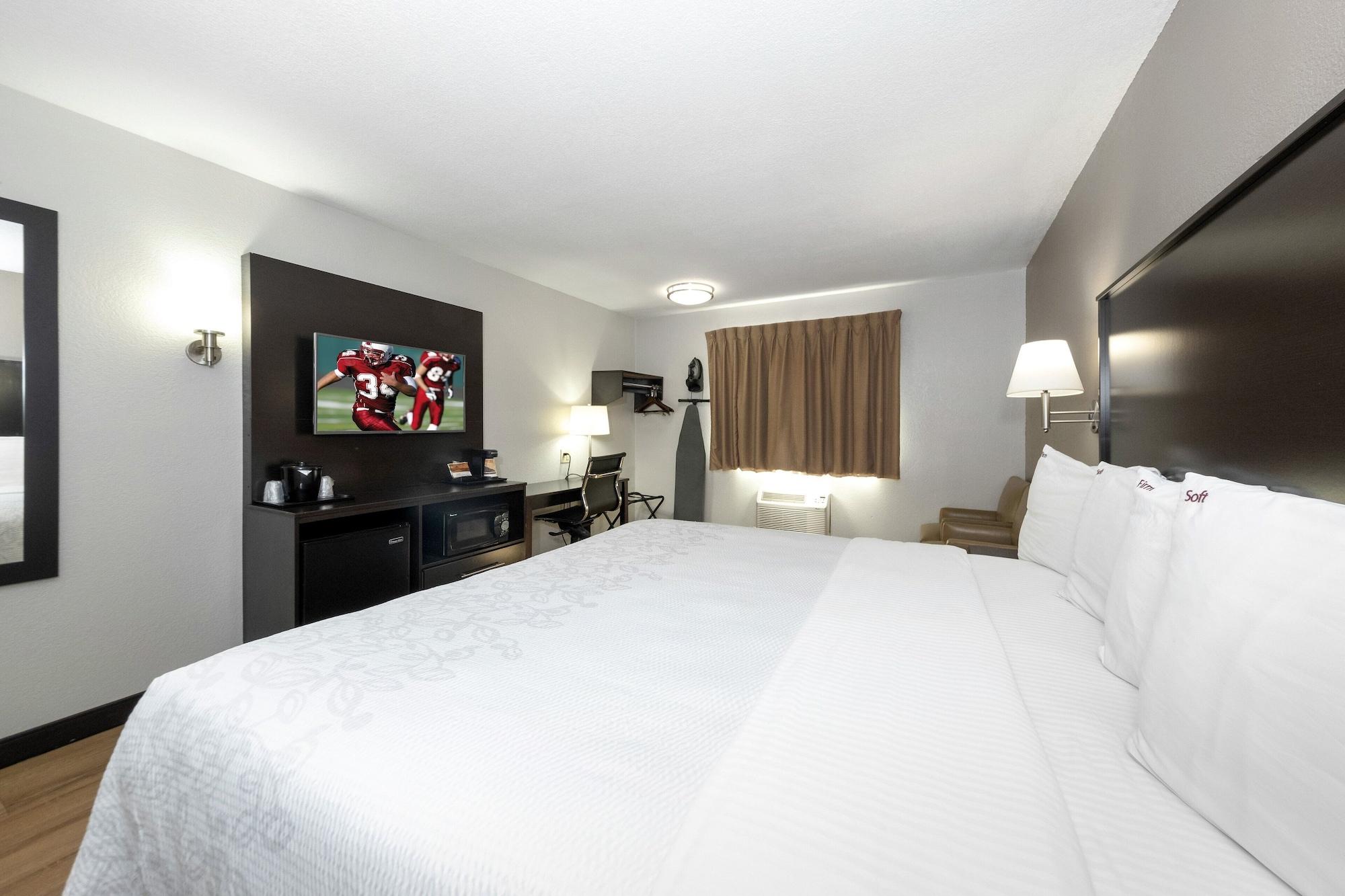 Red Roof Inn Plus+ האנטסוויל מראה חיצוני תמונה