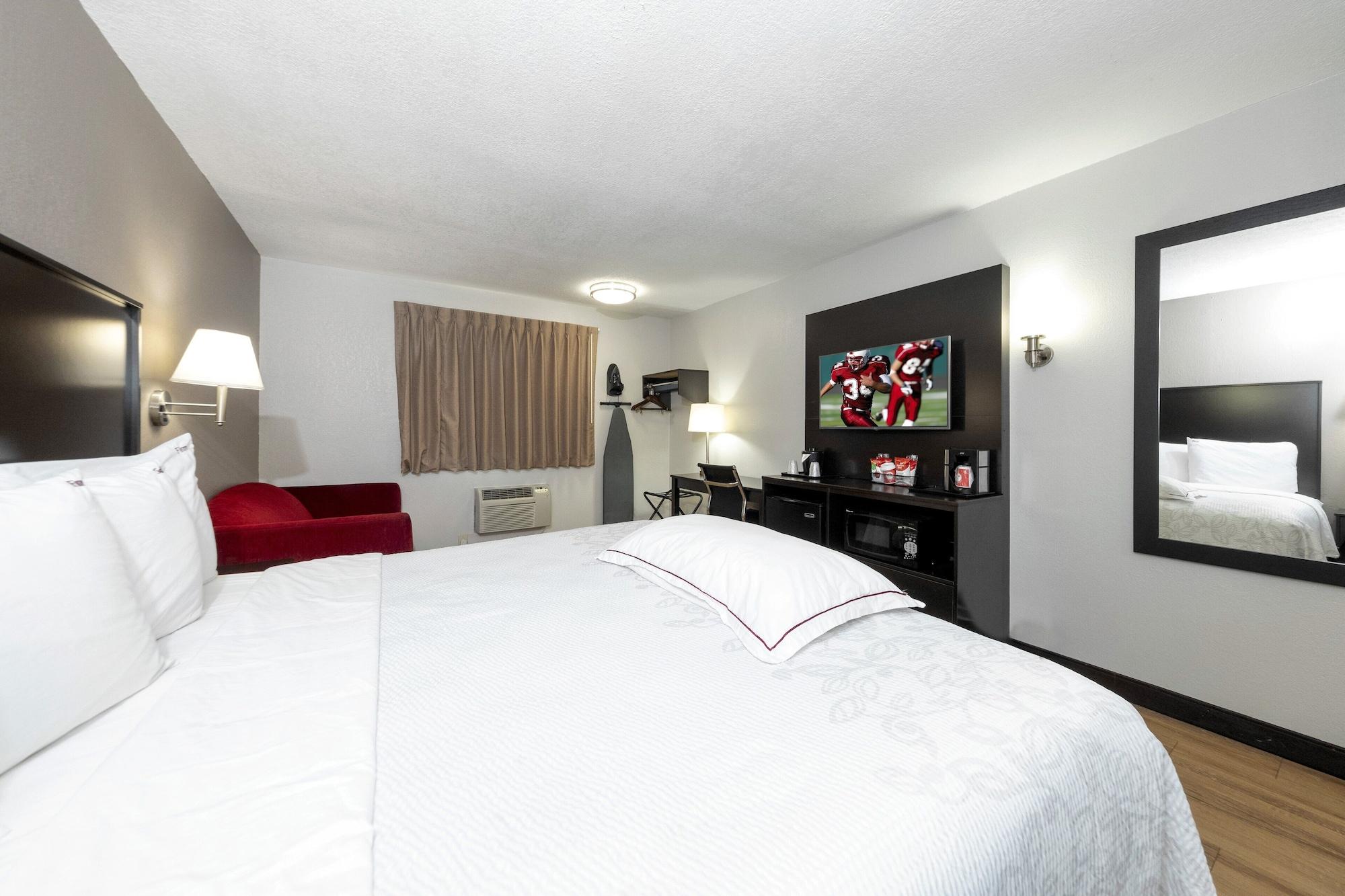 Red Roof Inn Plus+ האנטסוויל מראה חיצוני תמונה
