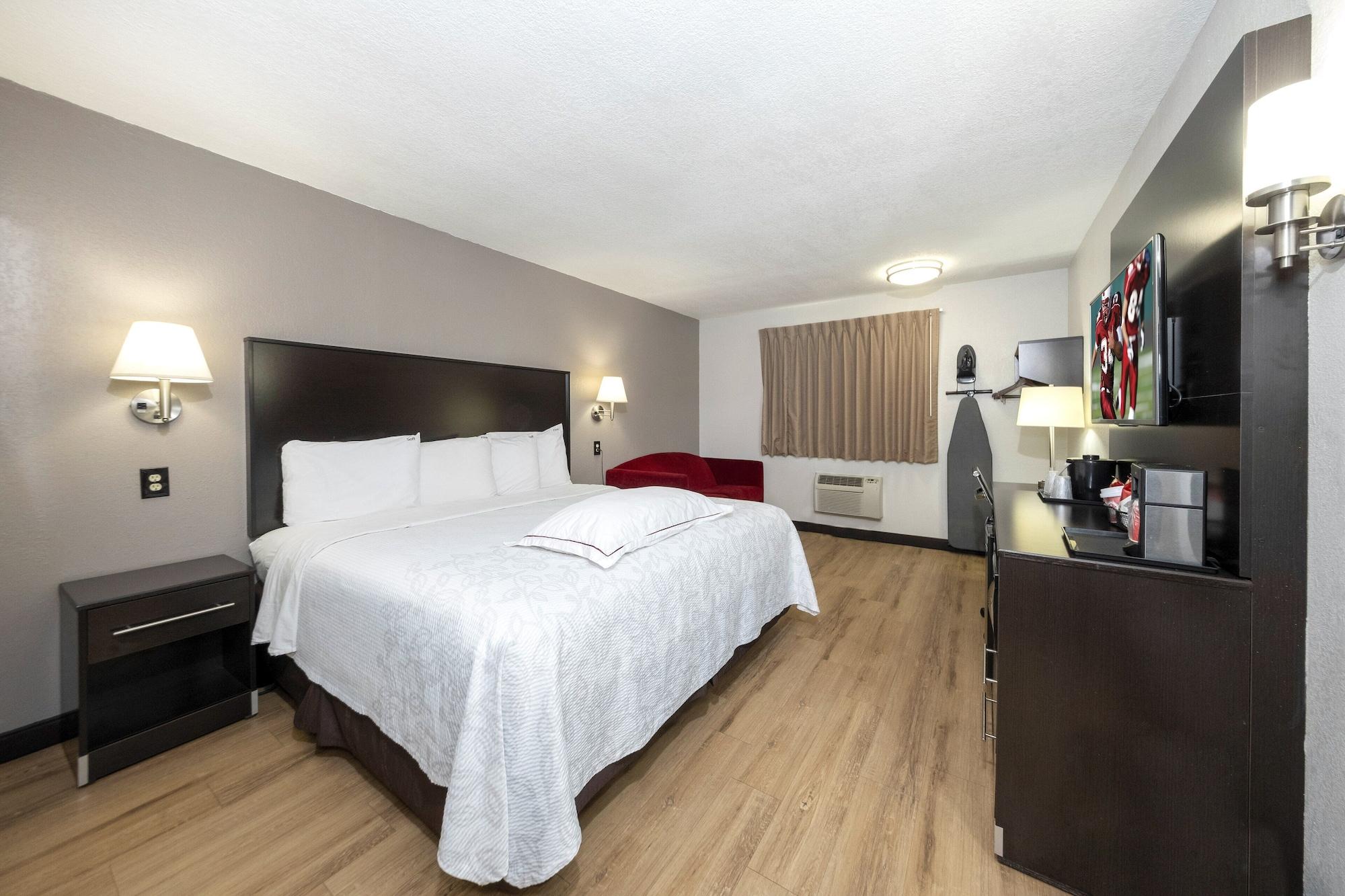 Red Roof Inn Plus+ האנטסוויל מראה חיצוני תמונה