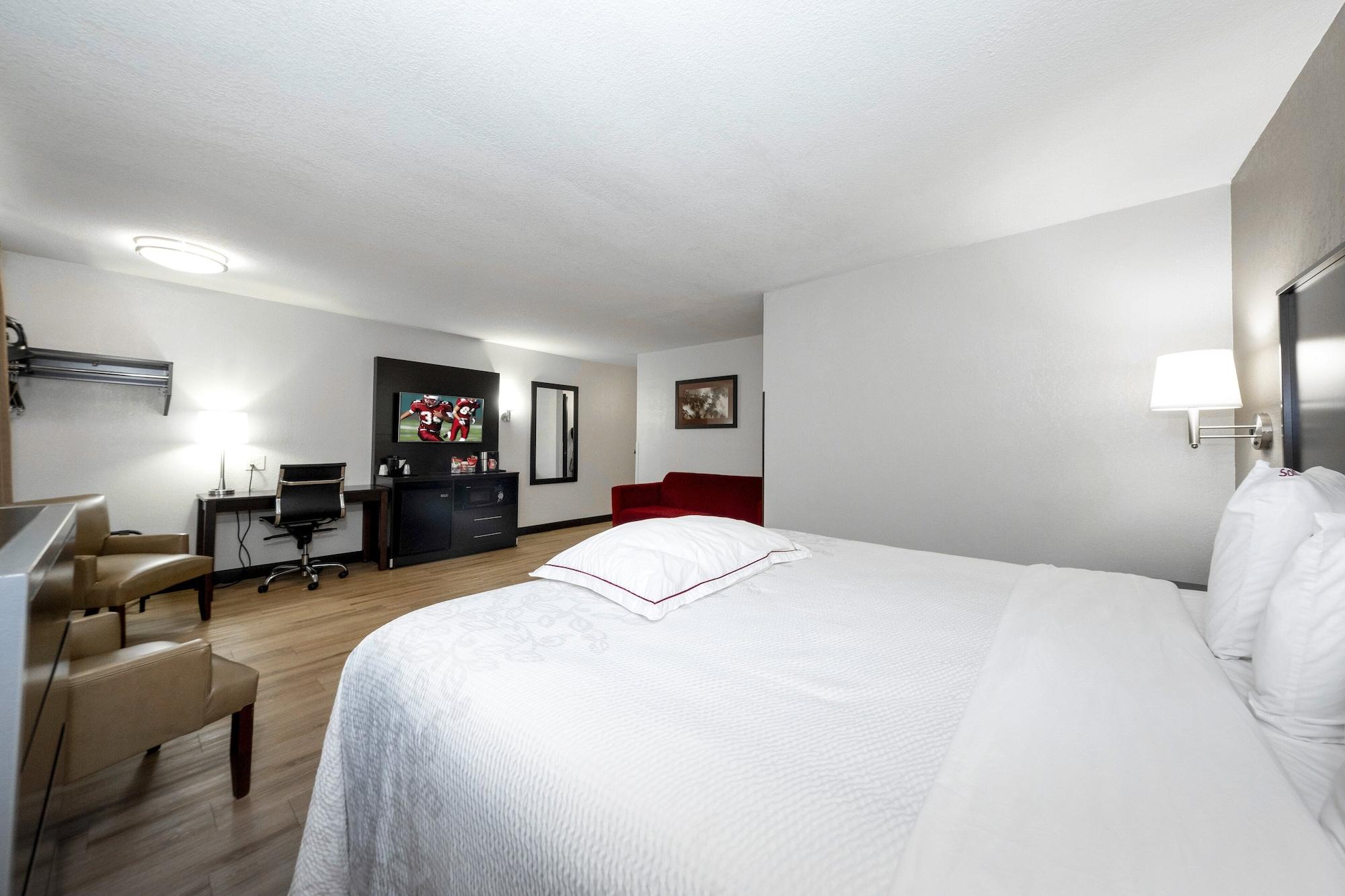 Red Roof Inn Plus+ האנטסוויל מראה חיצוני תמונה