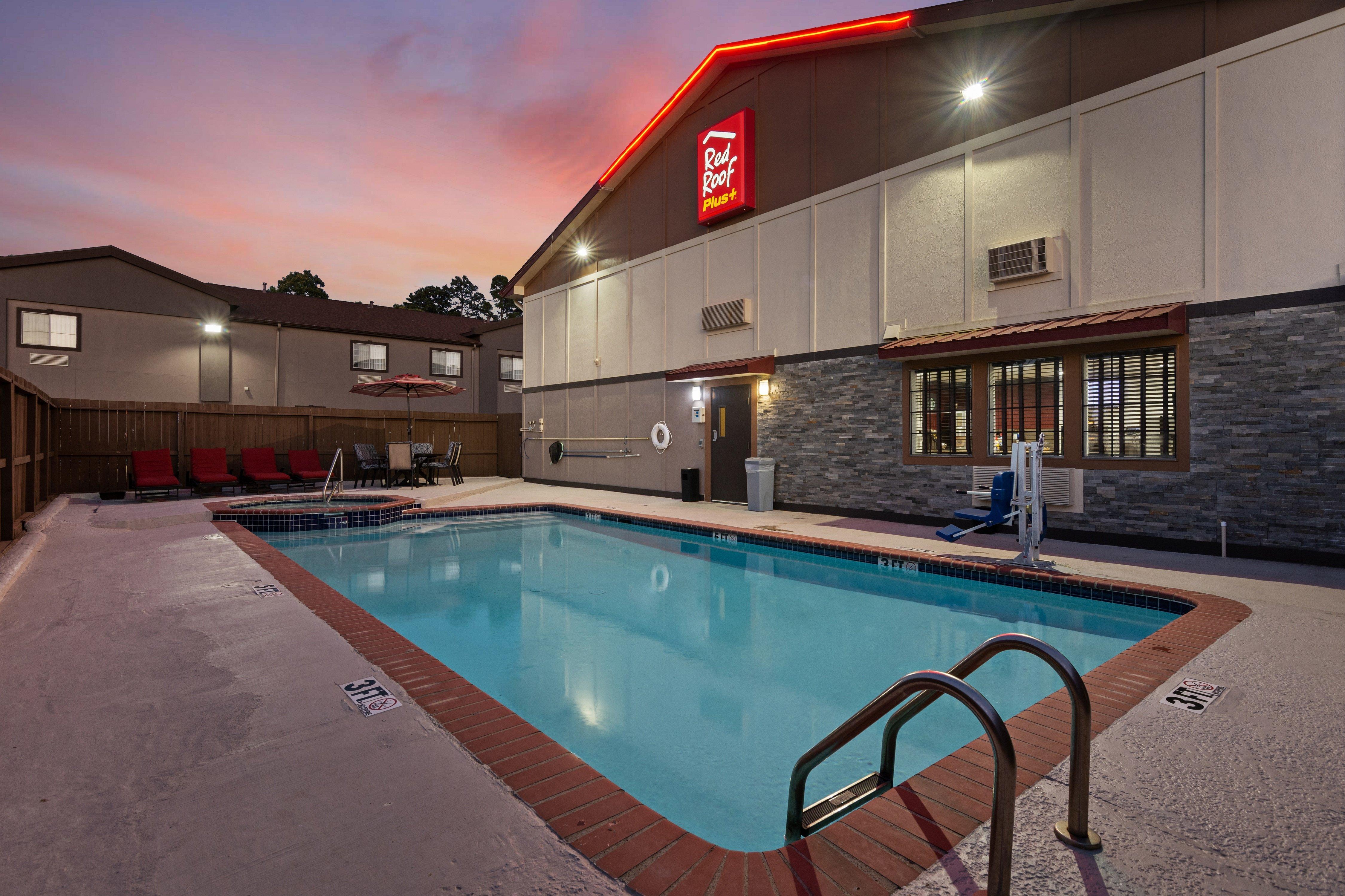 Red Roof Inn Plus+ האנטסוויל מראה חיצוני תמונה