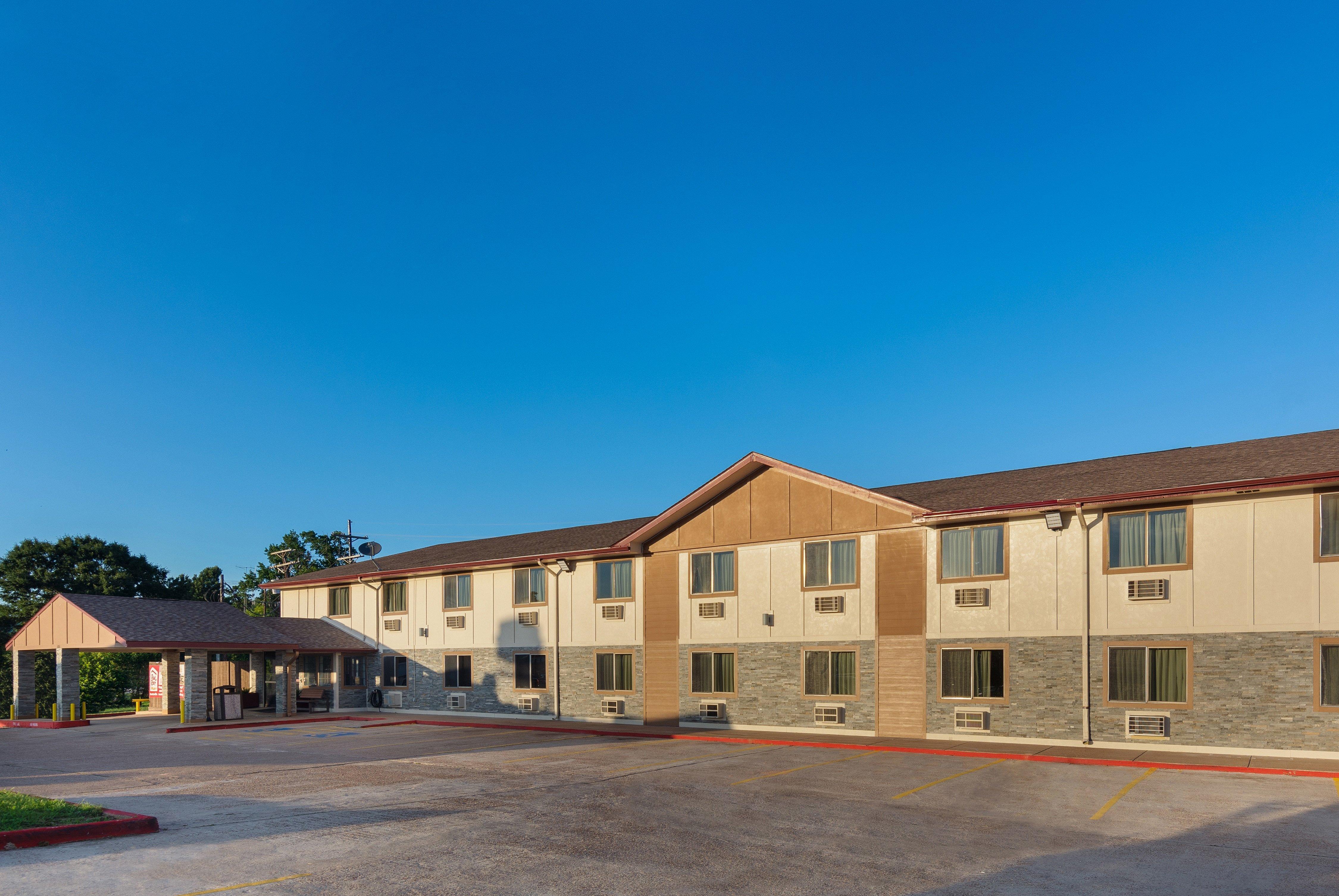 Red Roof Inn Plus+ האנטסוויל מראה חיצוני תמונה