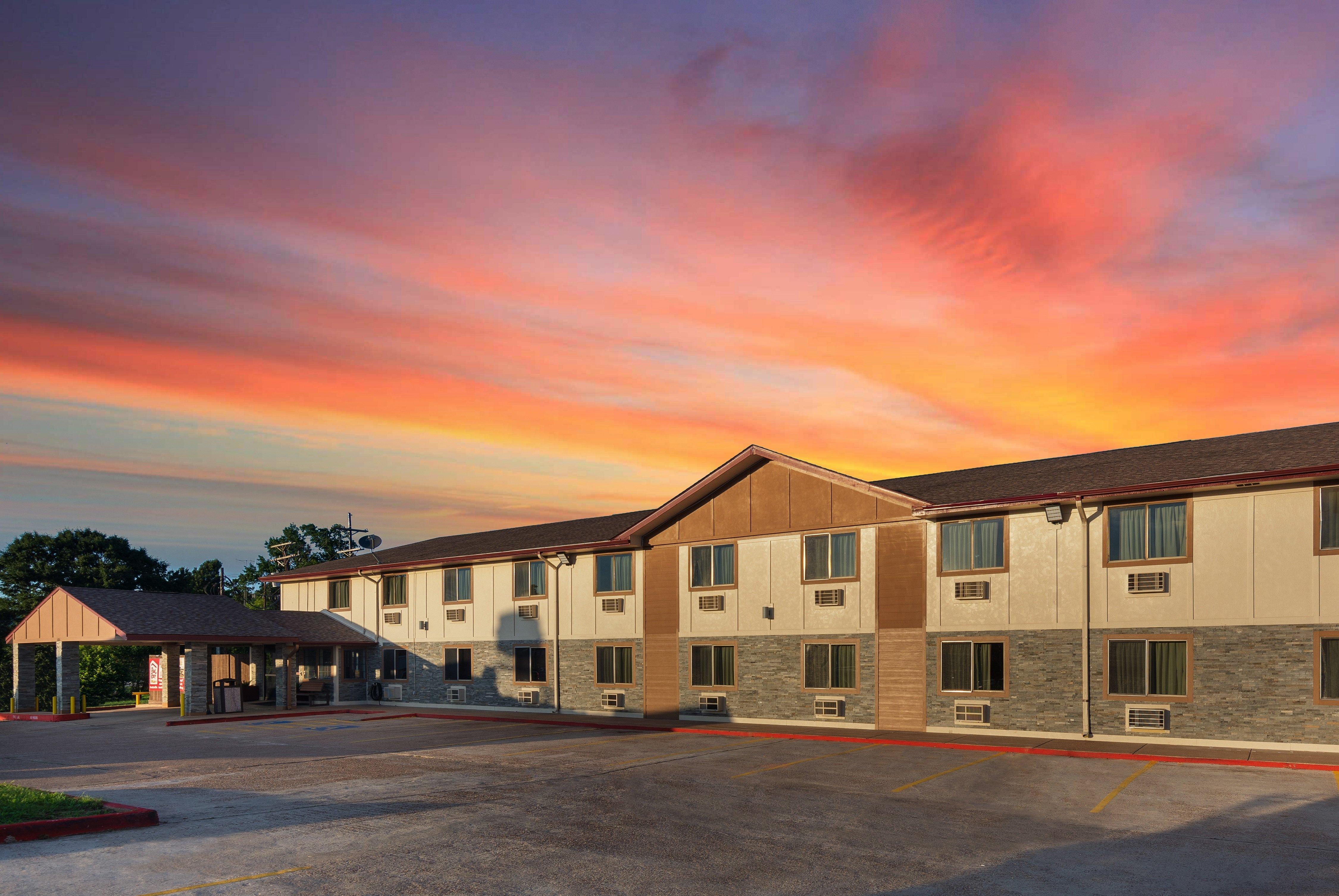 Red Roof Inn Plus+ האנטסוויל מראה חיצוני תמונה