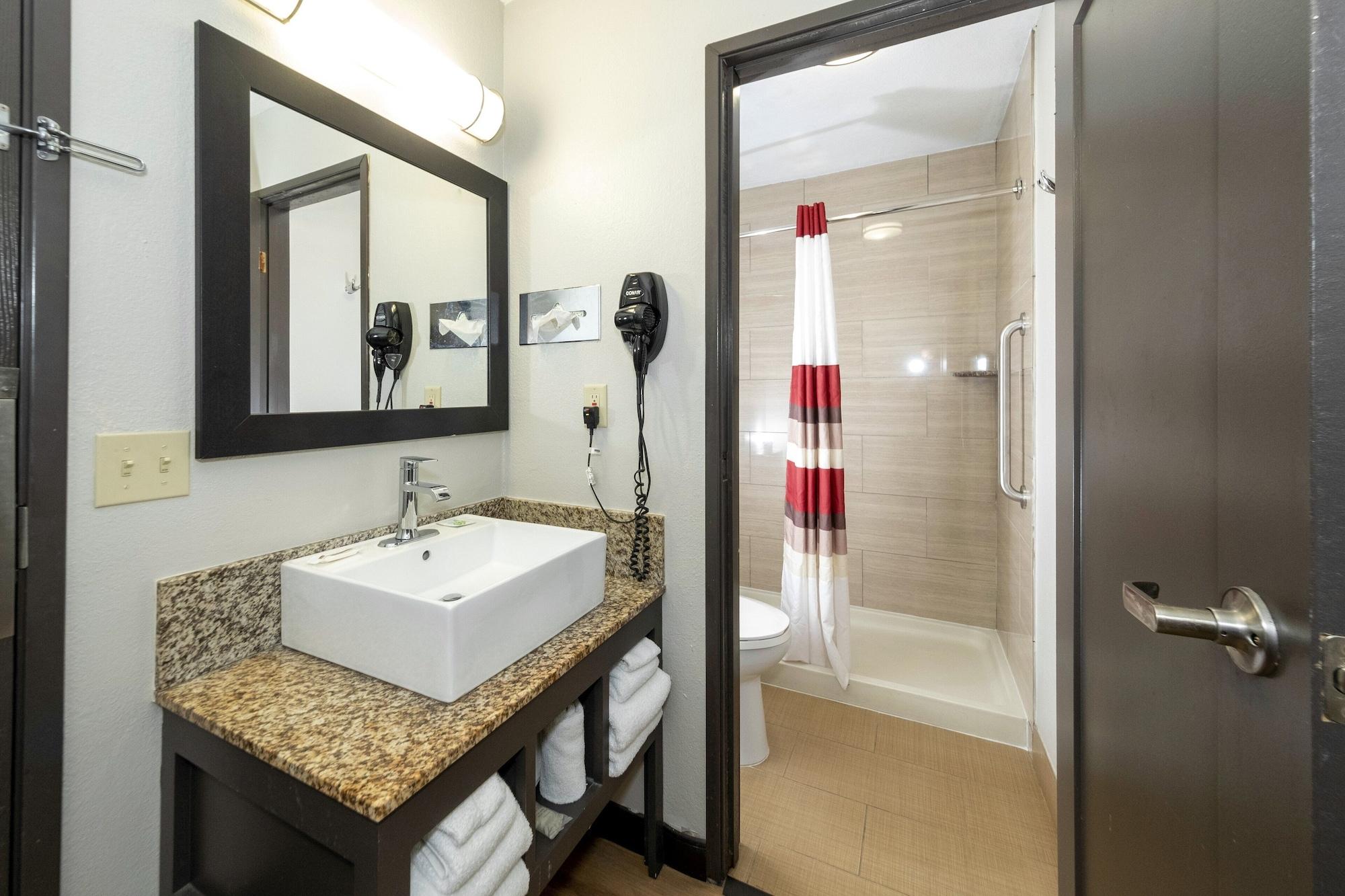 Red Roof Inn Plus+ האנטסוויל מראה חיצוני תמונה