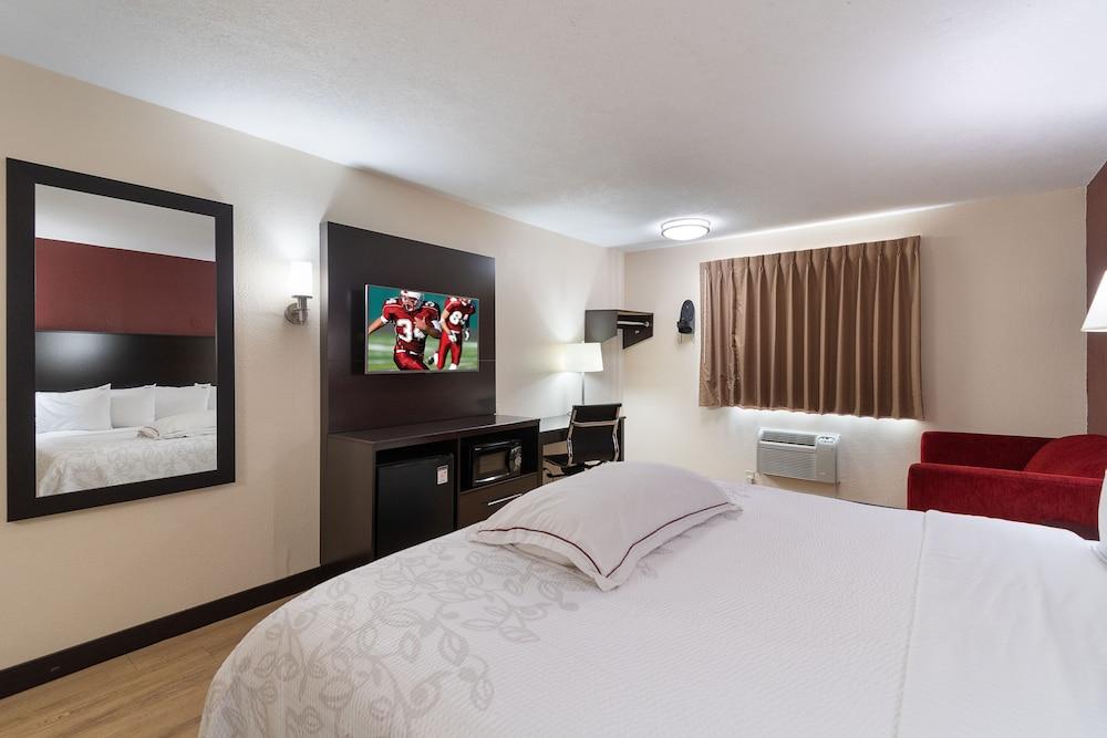 Red Roof Inn Plus+ האנטסוויל מראה חיצוני תמונה