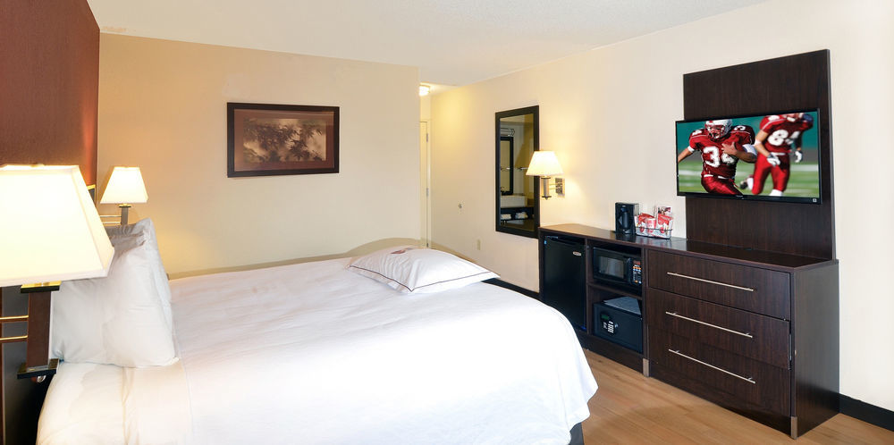 Red Roof Inn Plus+ האנטסוויל מראה חיצוני תמונה